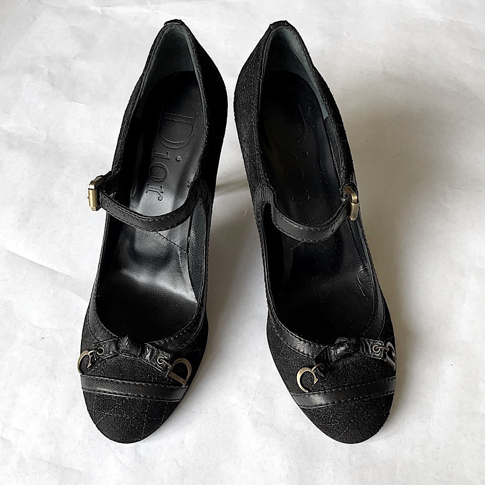 Women’s pumps